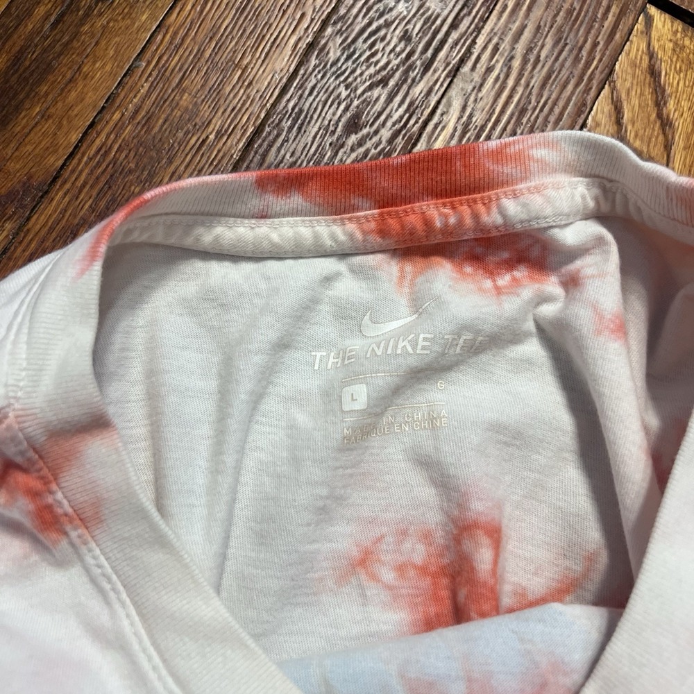 Nike Air Shirt Mens Large Red White Tie Dye Graphic Tee The Nike Tee Blue Logo - Picture 7 of 10